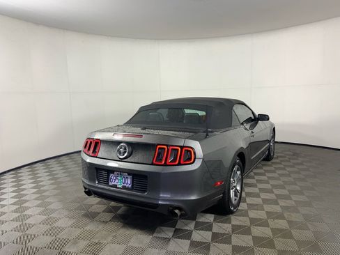 Used 2014 Ford Mustang Premium image 3