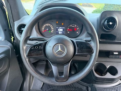 Used 2019 Mercedes-Benz Sprinter 170 image 11