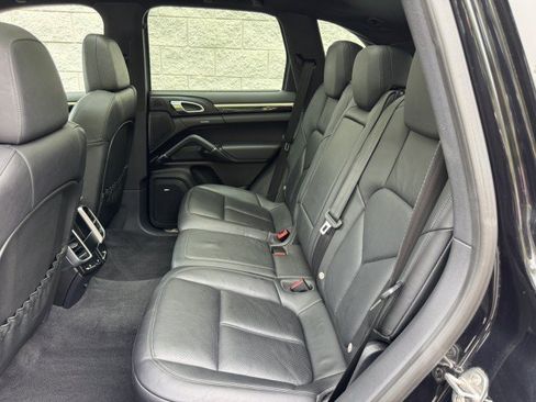 Used 2014 Porsche Cayenne S AWD/4WD image 8