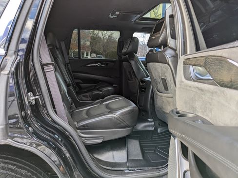 Used 2016 Cadillac Escalade Platinum image 38