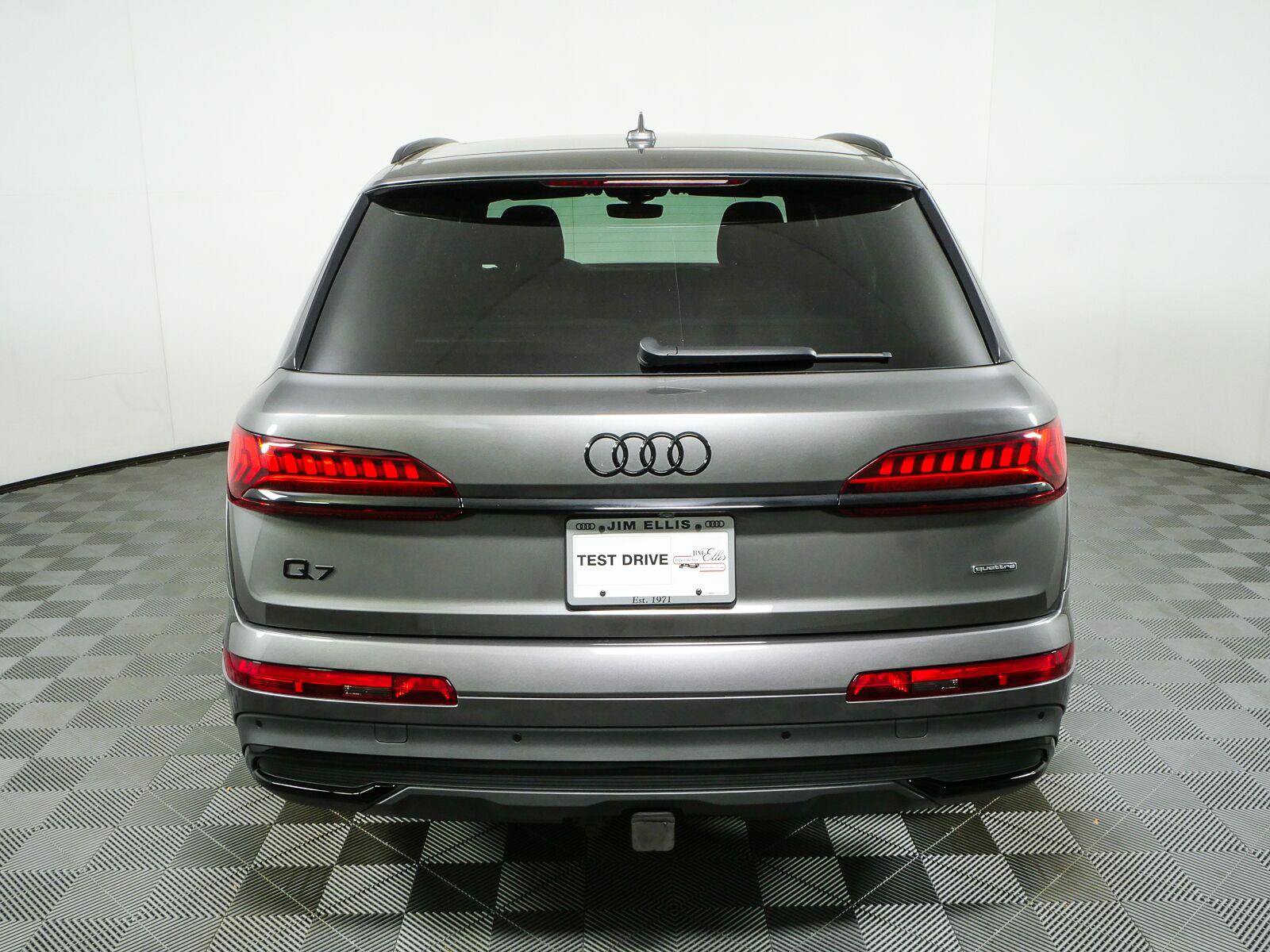 Used 2023 Audi Q7 2.0T Premium Plus w/ Premium Plus Package AWD/4WD image 29