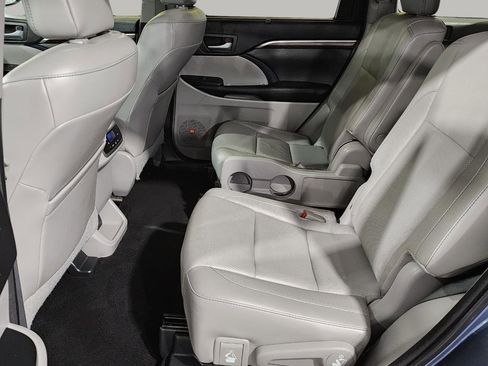 Used 2015 Toyota Highlander Limited w/ Driver Technology Package AWD/4WD image 25
