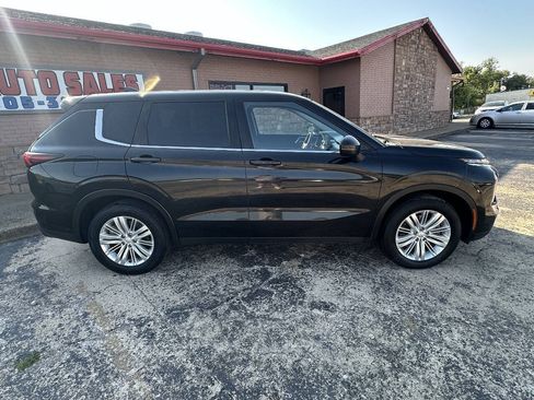 Used 2022 Mitsubishi Outlander ES FWD image 9
