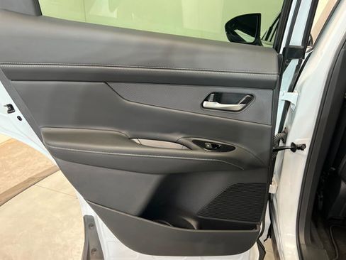 Used 2025 Nissan Murano SL AWD/4WD image 18
