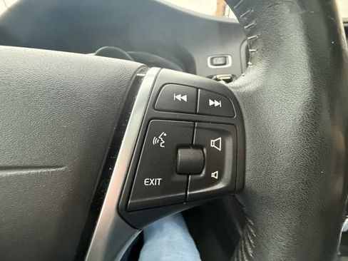 Used 2017 Volvo V60 T5 Premier w/ Convenience Package image 21