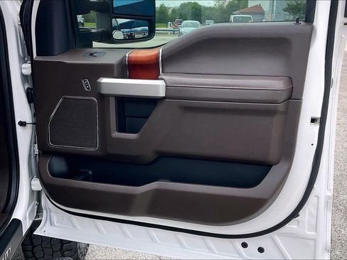 Used 2018 Ford F250 King Ranch w/ King Ranch Ultimate Package AWD/4WD image 23