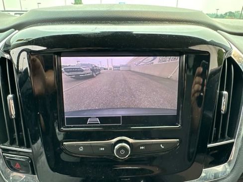 Used 2021 Chevrolet Traverse LT w/ LPO, Cargo Package FWD image 16