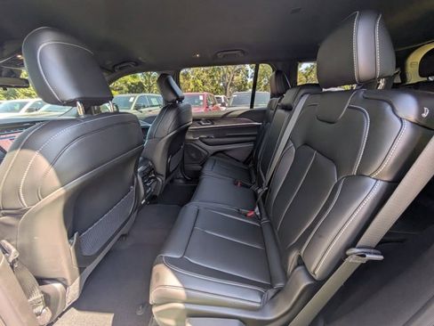 New 2025 Jeep Grand Cherokee L Limited w/ Black Appearance Package image 12