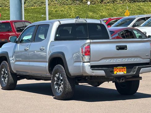 Used 2020 Toyota Tacoma TRD Off-Road w/ Technology Package AWD/4WD image 6