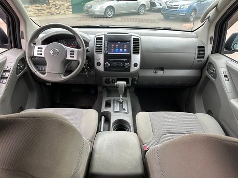 Used 2019 Nissan Frontier SV image 24
