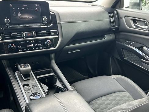 Used 2022 Nissan Pathfinder S AWD/4WD image 23