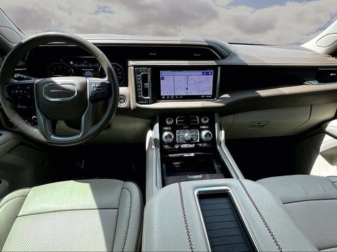 Used 2021 GMC Yukon Denali RWD image 7