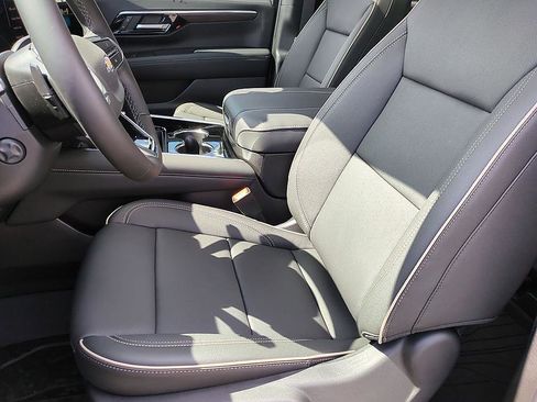 New 2026 Chevrolet Suburban Premier w/ Sun And Tow Package AWD/4WD image 13