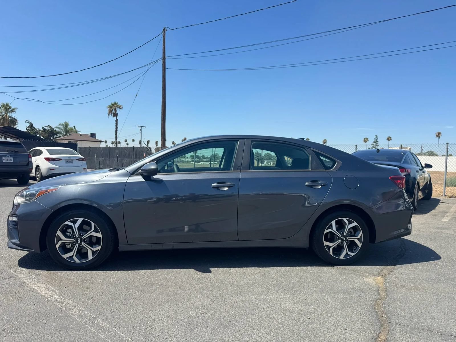 Used 2020 Kia Forte LXS FWD image 3