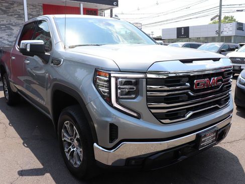 Used 2025 GMC Sierra 1500 SLT AWD/4WD image 7