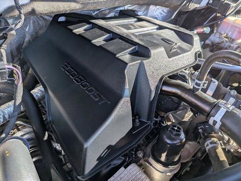 Used 2015 Ford F150 XLT image 21