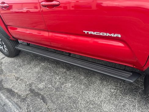 Used 2023 Toyota Tacoma TRD Off-Road AWD/4WD image 39