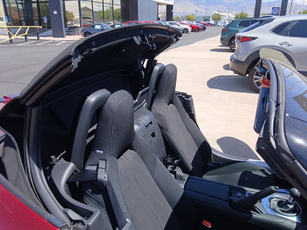 New 2026 MAZDA MX-5 Miata Club w/ Interior Package RWD image 9