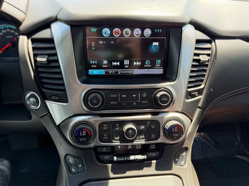 Used 2019 Chevrolet Suburban Premier w/ Premier Plus Edition AWD/4WD image 24