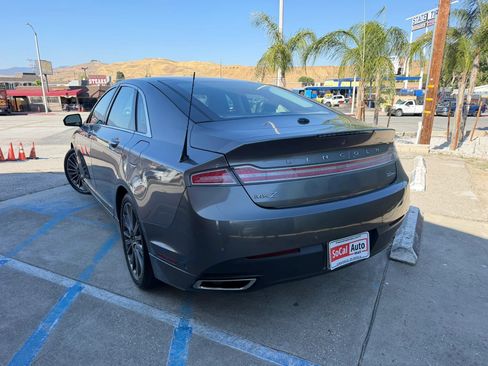 Used 2014 Lincoln MKZ FWD image 5
