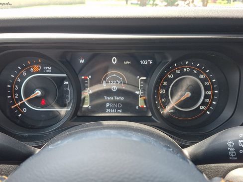 Used 2025 Jeep Wrangler Unlimited Sahara AWD/4WD image 26