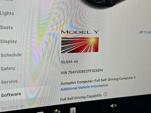 Used 2026 Tesla Model Y Long Range image 33