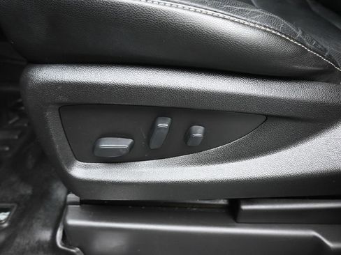 Used 2019 GMC Yukon SLT image 13