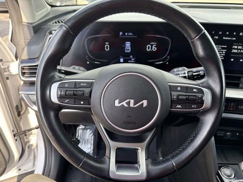 Used 2023 Kia Sportage EX image 40