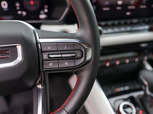 Used 2024 GMC Canyon AT4X image 14