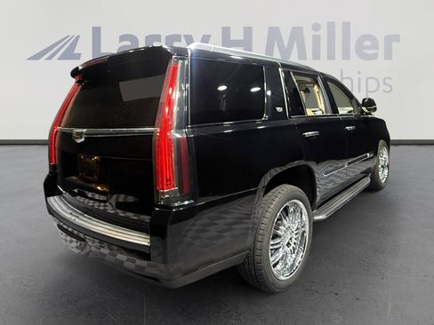 Used 2016 Cadillac Escalade Luxury AWD/4WD image 5