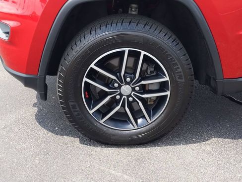 Used 2018 Jeep Grand Cherokee Trailhawk w/ Trailhawk Luxury Group AWD/4WD image 27