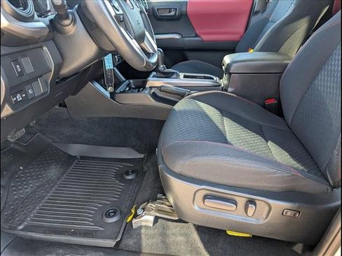 Used 2022 Toyota Tacoma SR5 image 9