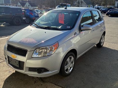 Used 2010 Chevrolet Aveo5 LS image 3