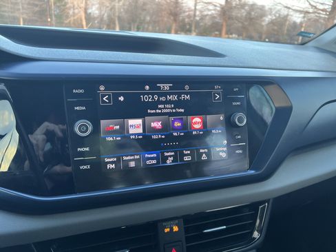 Certified 2022 Volkswagen Taos SE image 22