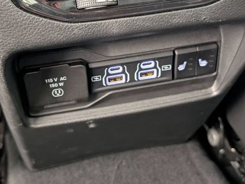 Used 2025 Jeep Grand Cherokee Limited AWD/4WD image 25