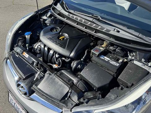 Used 2014 Hyundai Elantra SE image 38