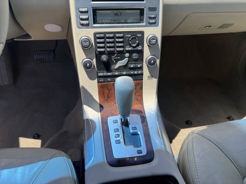Used 2011 Volvo XC70 T6 AWD/4WD image 24