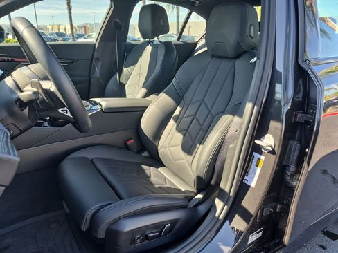 Used 2026 BMW 530i w/ M Sport Package RWD image 16