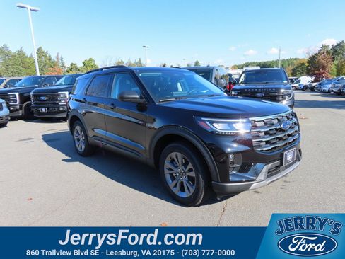 New 2026 Ford Explorer Active w/ Active Comfort Package AWD/4WD image 1