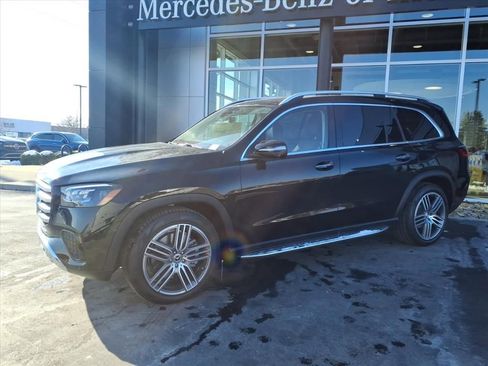 Used 2026 Mercedes-Benz GLS 450 4MATIC image 2