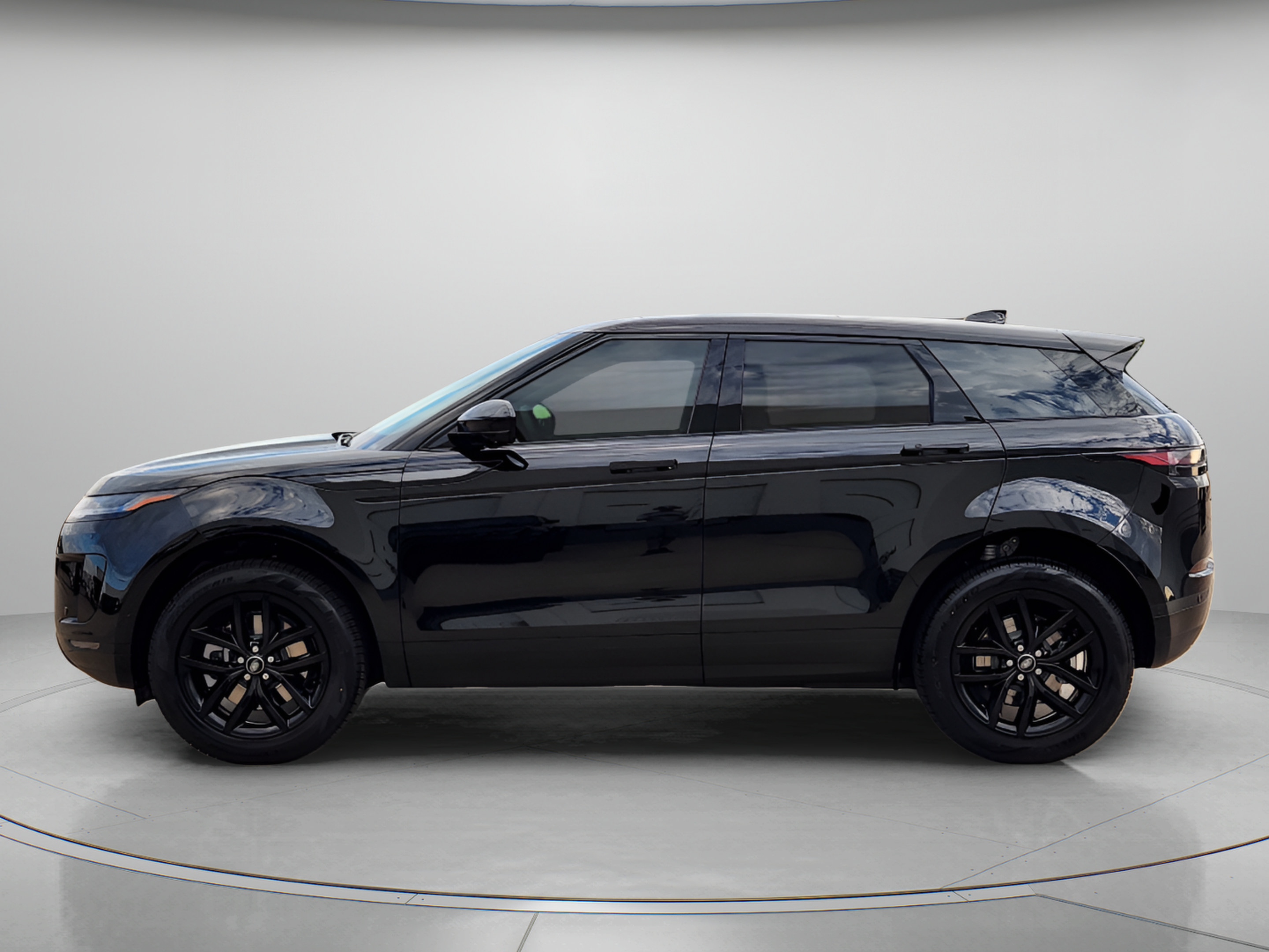 New 2026 Land Rover Range Rover Evoque S AWD/4WD image 2