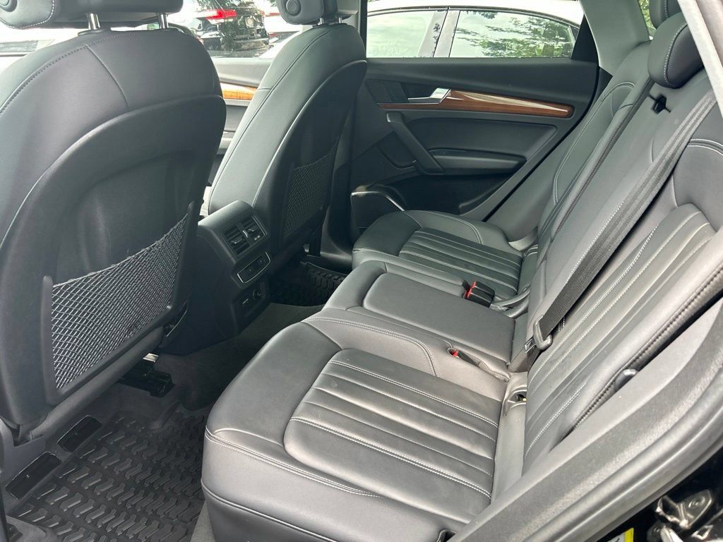 Used 2023 Audi Q5 2.0T Premium w/ Convenience Package AWD/4WD image 19