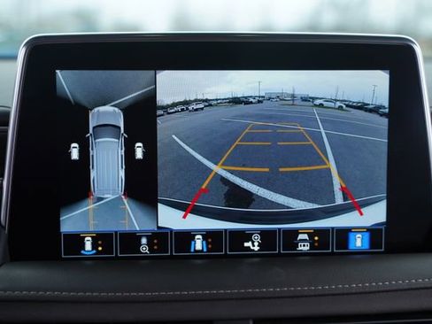 Used 2021 Chevrolet Tahoe Z71 w/ Luxury Package image 32