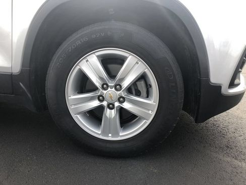 Used 2021 Chevrolet Trax LT FWD image 10