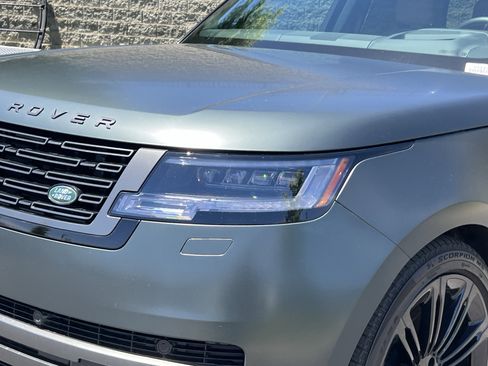 Used 2025 Land Rover Range Rover SE AWD/4WD image 12