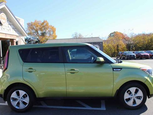 Used 2016 Kia Soul image 3