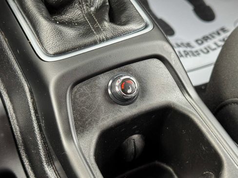 Used 2020 Jeep Wrangler Sport image 27