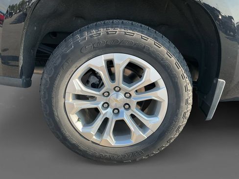 Used 2023 Chevrolet Silverado 1500 LTZ w/ LTZ Convenience Package II AWD/4WD image 10