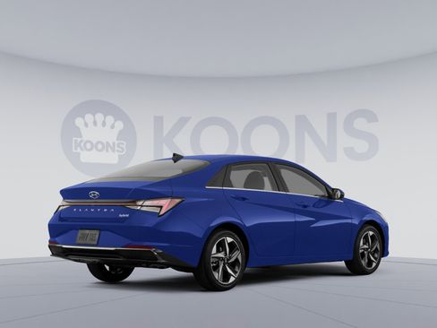 Used 2021 Hyundai Elantra Limited w/ Cargo Package image 4