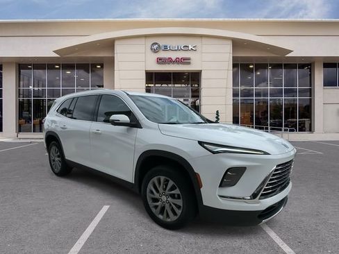 Certified 2025 Buick Enclave Preferred FWD image 2